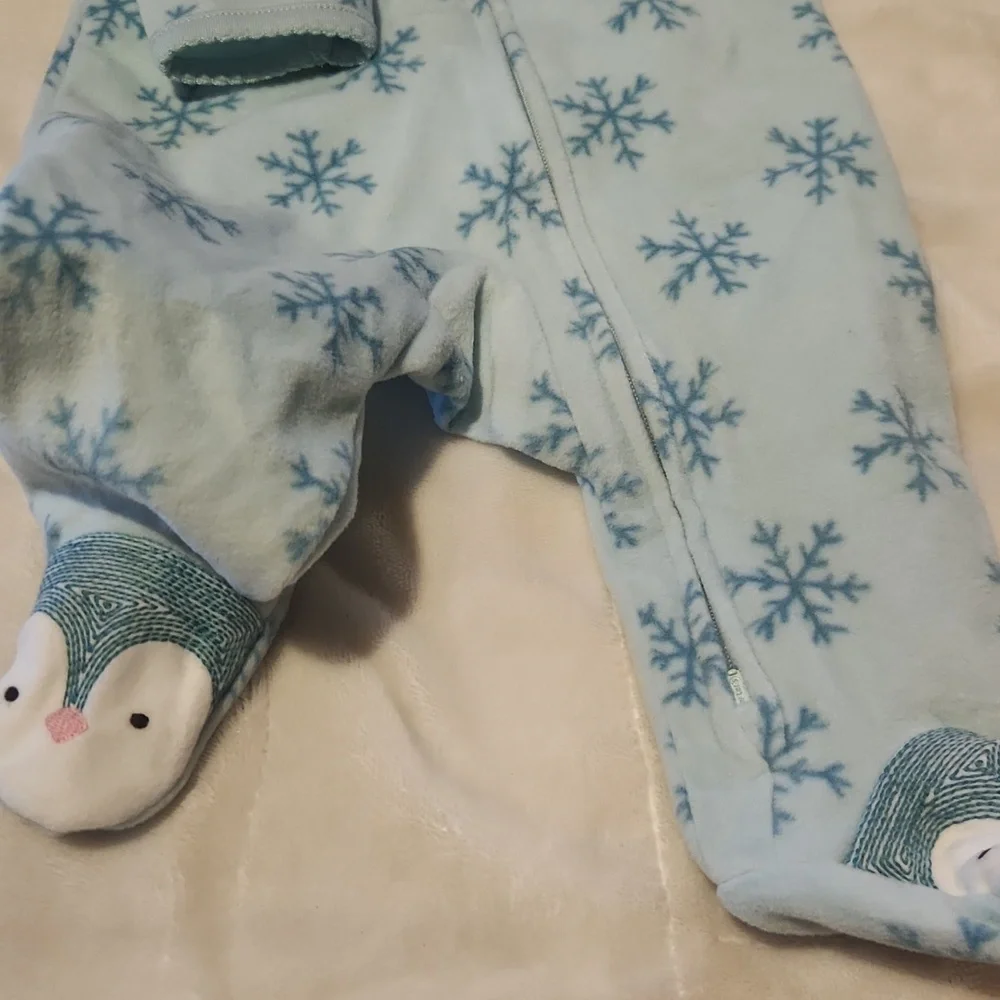 Carter's Festive Baby Pajama Set with Reindeer, Snowflakes And Red Bib, 3months